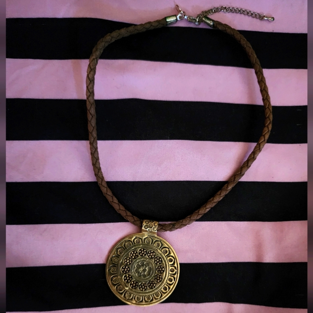 Braided Rope Choker Gold Flower Pendant Necklace